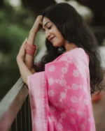 Blush Bloom Pink Soft Silk Saree with Subtle Floral Weaving - Image 4