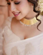 Ivory Grace Off-White Textured Silk Saree – Elegant Festive Wear - Image 3