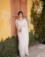Ivory Grace Off-White Textured Silk Saree – Elegant Festive Wear - Image 2